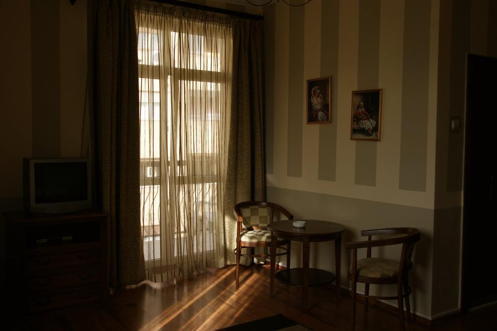 Hotel Piccolo Mondo Бухарест Номер фото