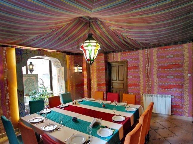 Hotel Piccolo Mondo Бухарест Экстерьер фото